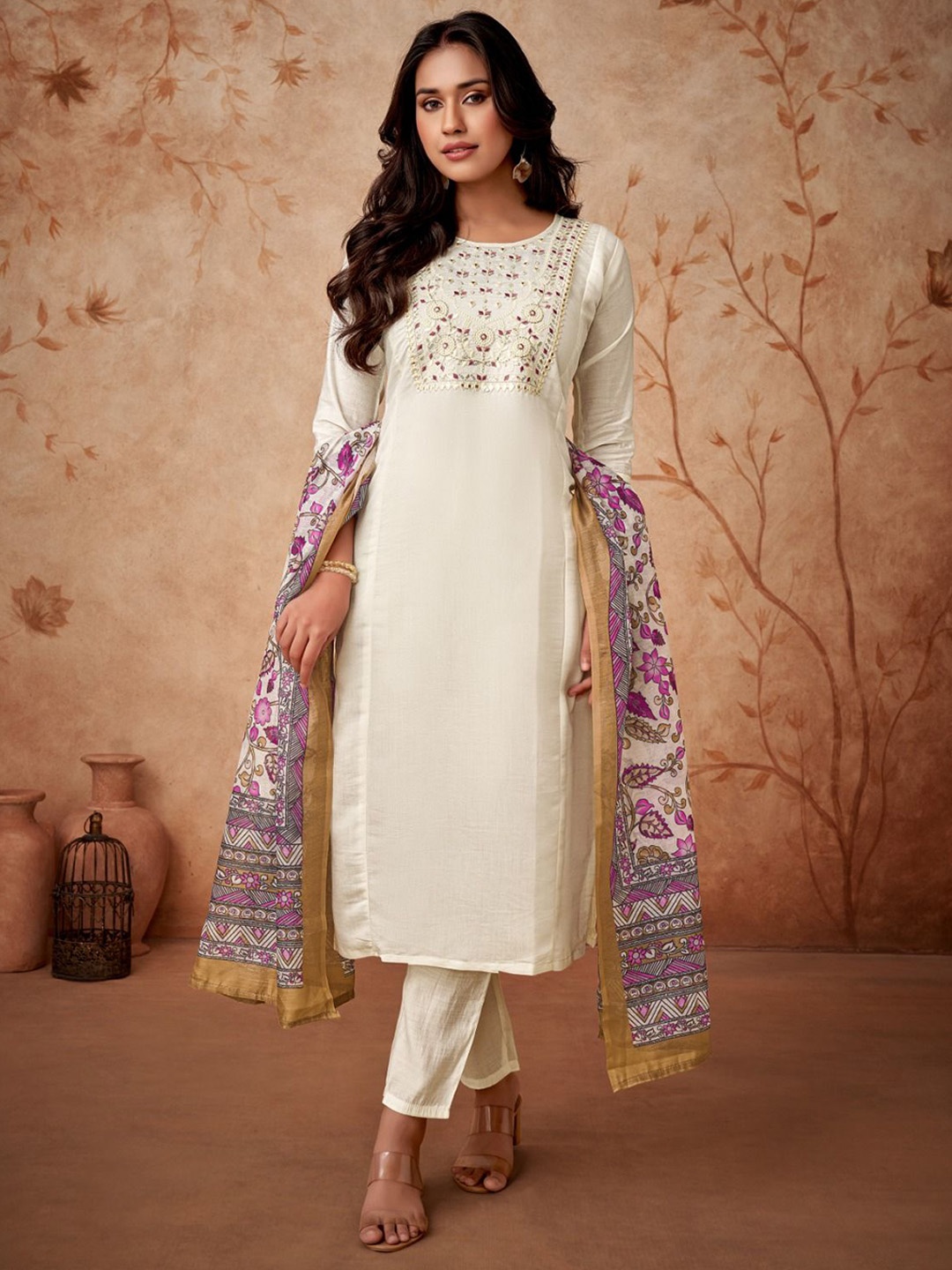 

Amrutam Fab Women Floral Embroidered Regular Thread Work Kurta with Trousers & With Dupatta, Cream