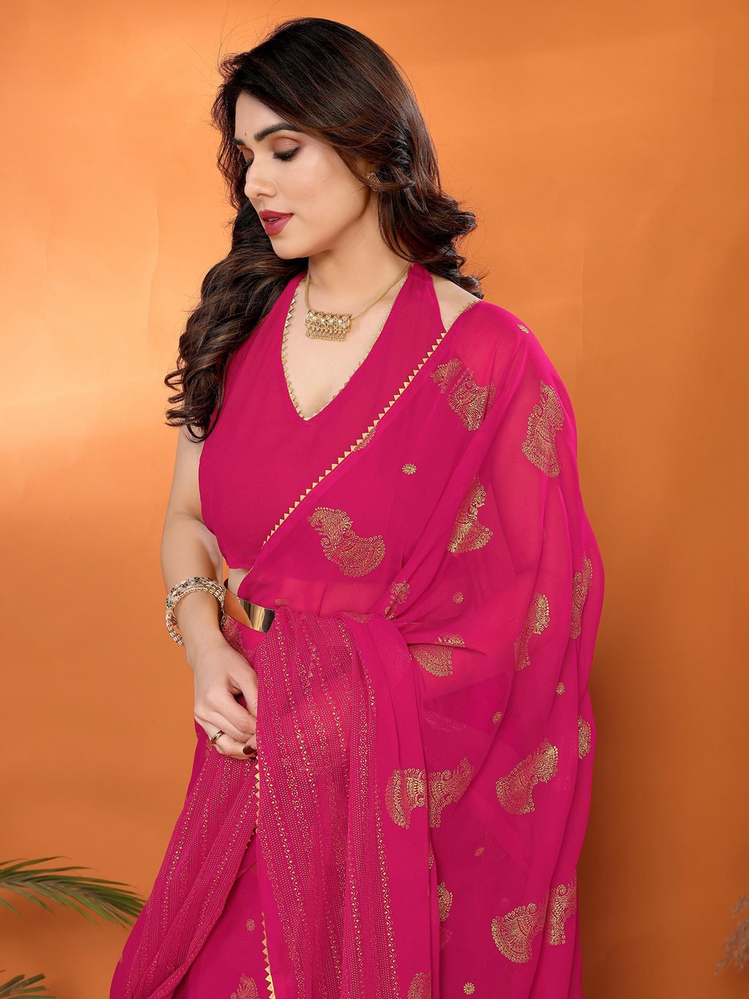 

Ekasya Ethnic Motifs Gotta Patti Poly Georgette Saree, Magenta