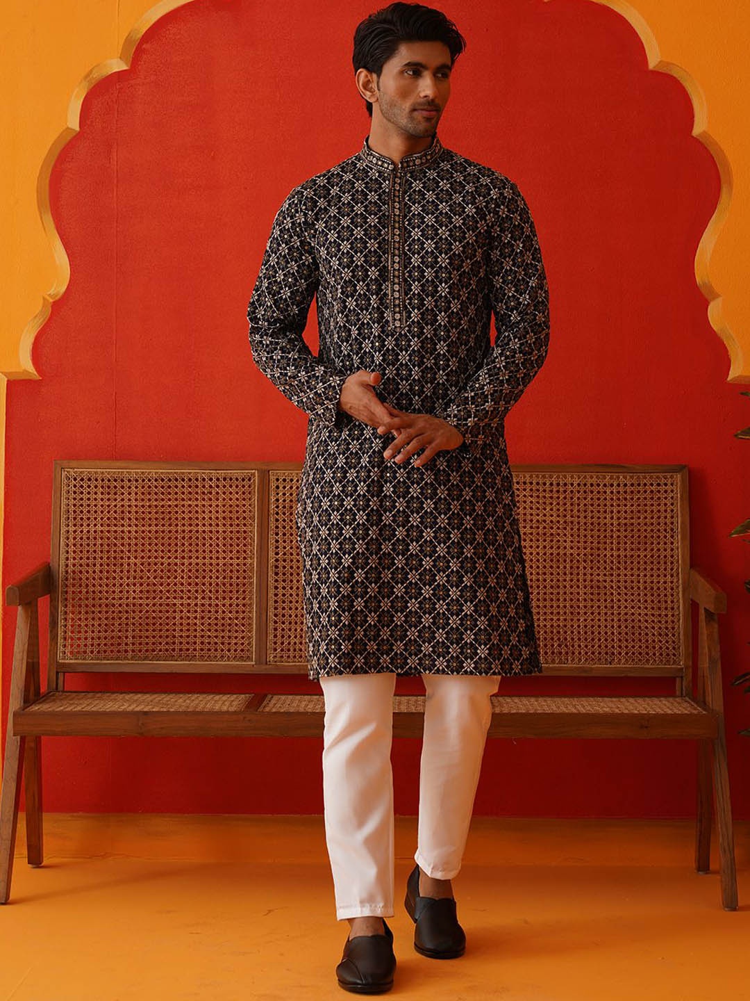 

Jompers Men Embroidered Regular Sequinned Kurta with Pyjamas, Navy blue