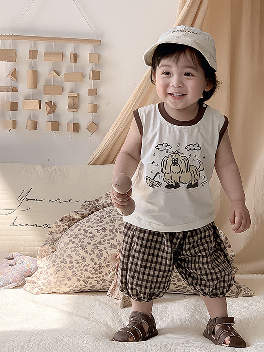 

LULU & SKY Boys Printed T-shirt with Shorts, Brown