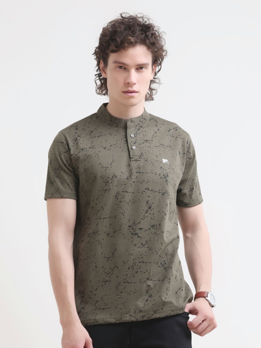

Estilocus Men Floral Printed Henley Neck Pockets T-shirt, Green