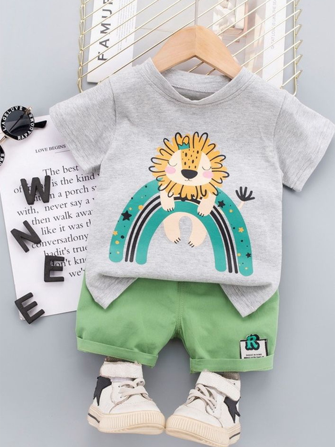 

LULU & SKY Boys Printed T-shirt with Shorts, Grey