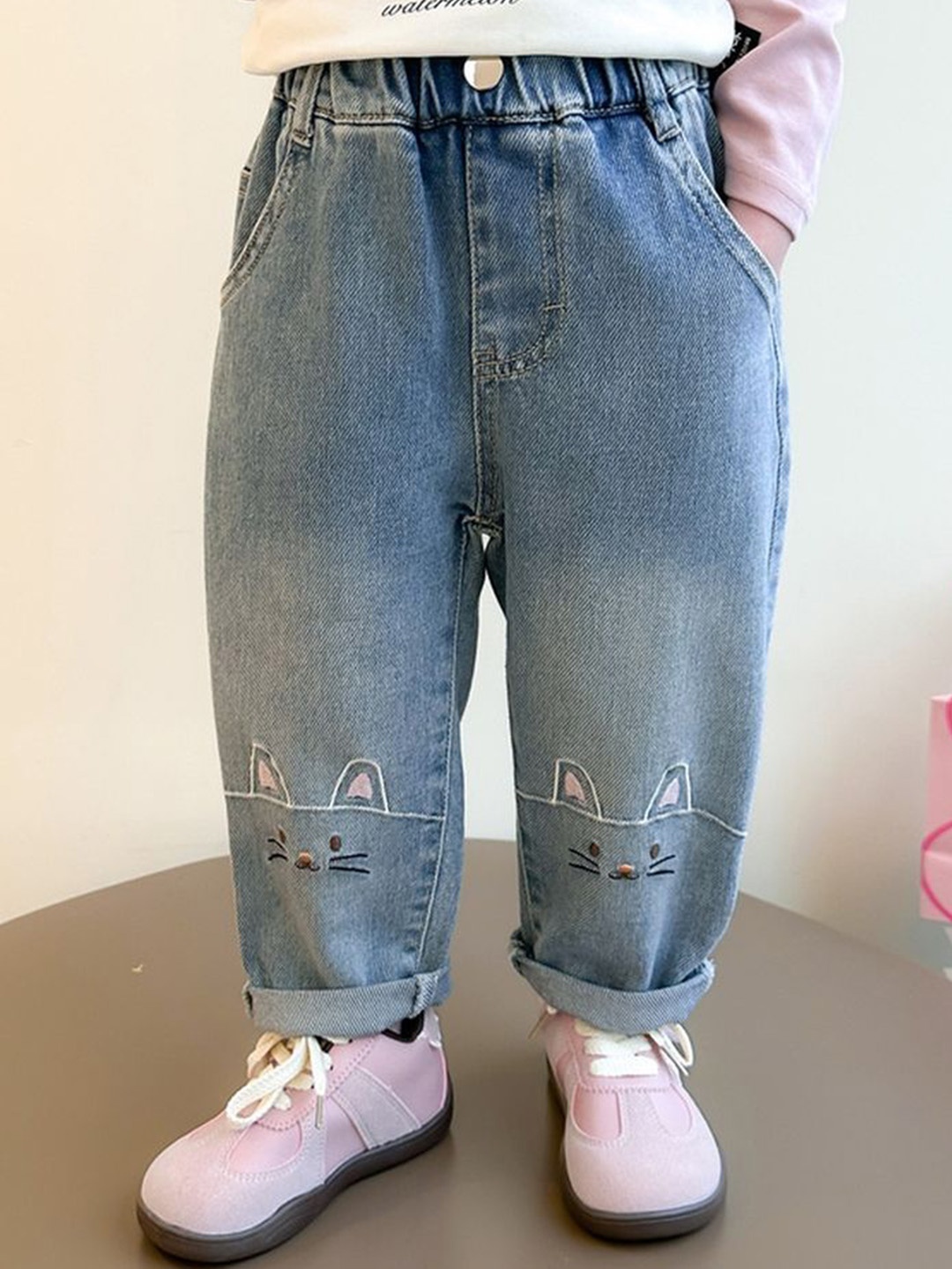 

LULU & SKY Girls Tapered Fit High-Rise Slash Knee Light Fade Jeans, Blue