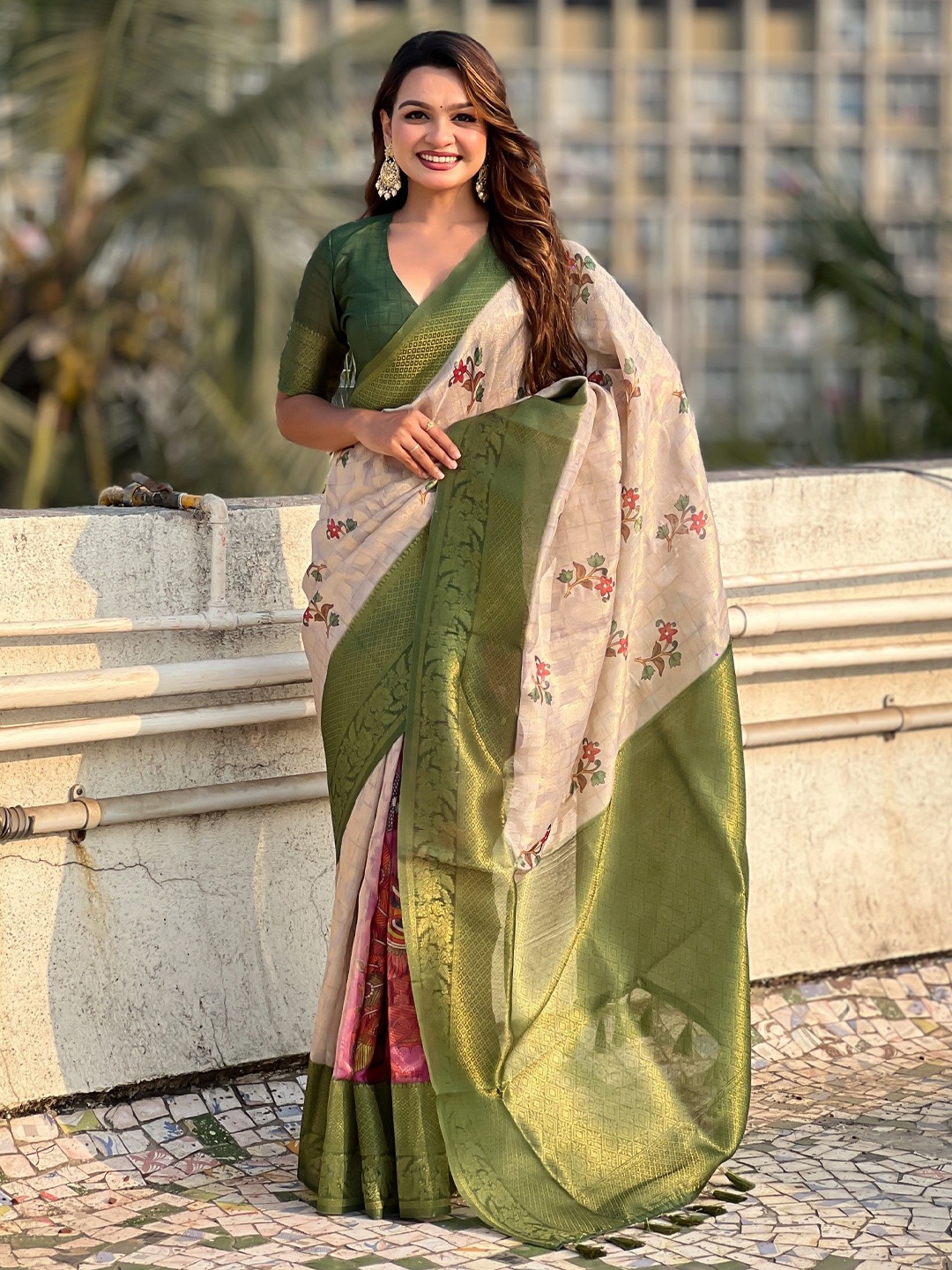 

LeeliPeeri Designer Floral Zari Linen Blend Saree, Cream