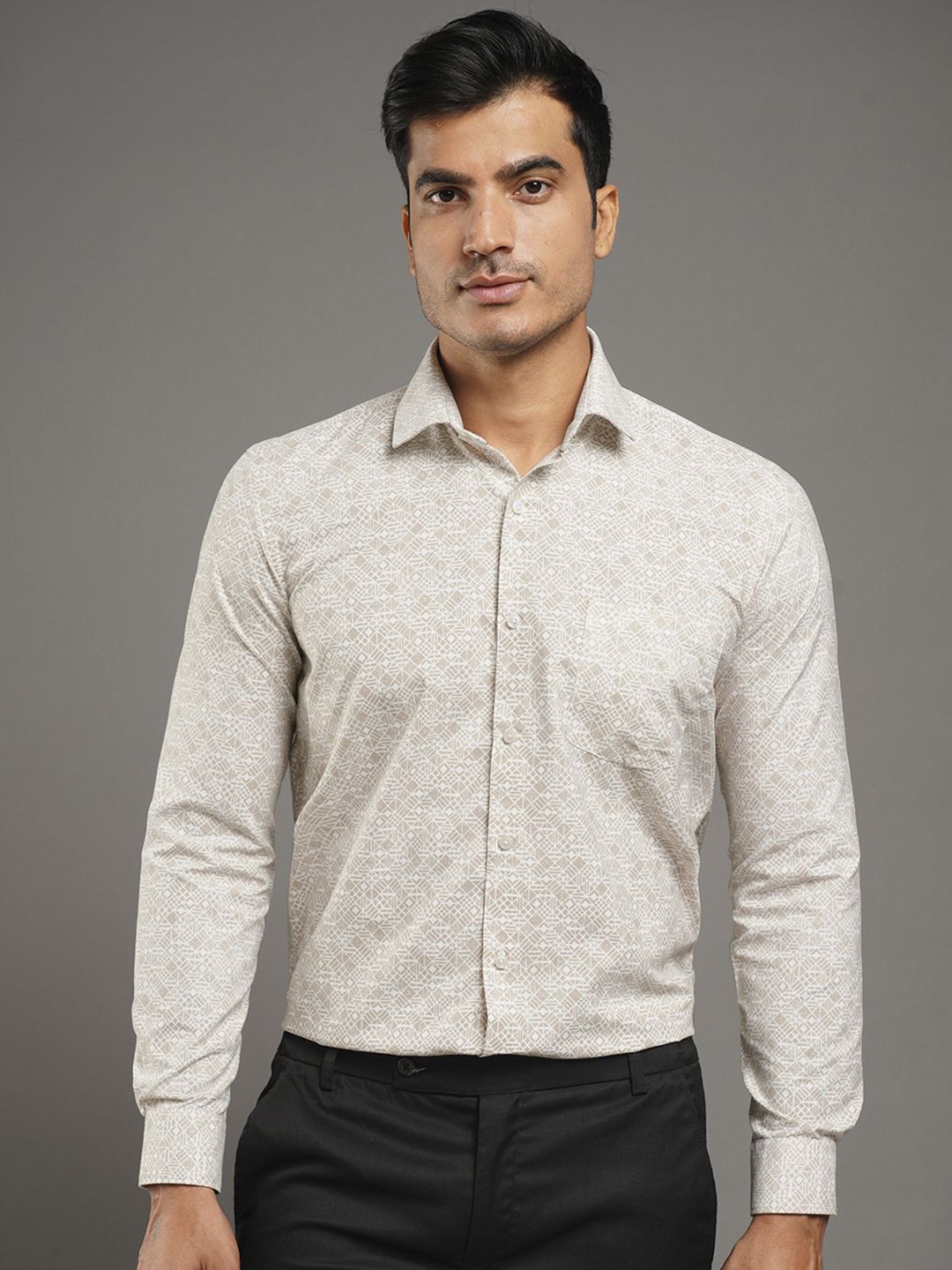 

John Philips Men Slim Fit Floral Opaque Printed Casual Shirt, Brown