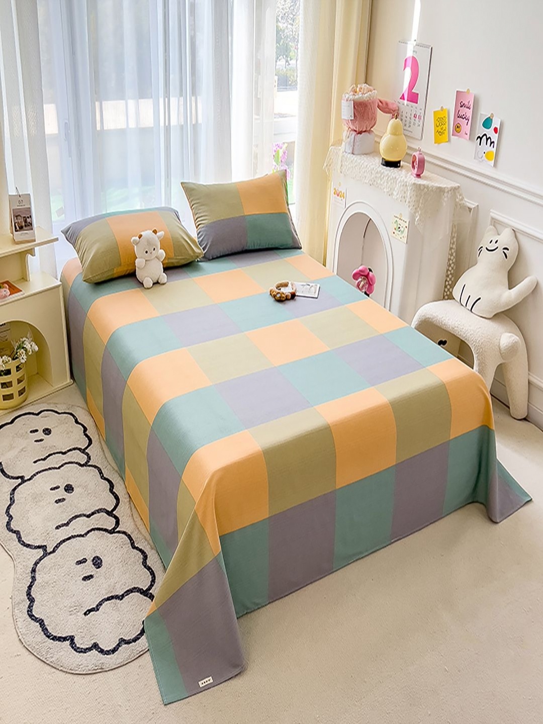 

JC HOME Cream-Coloured & Blue Geometric 140 TC King Bedsheet with 2 Pillow Covers