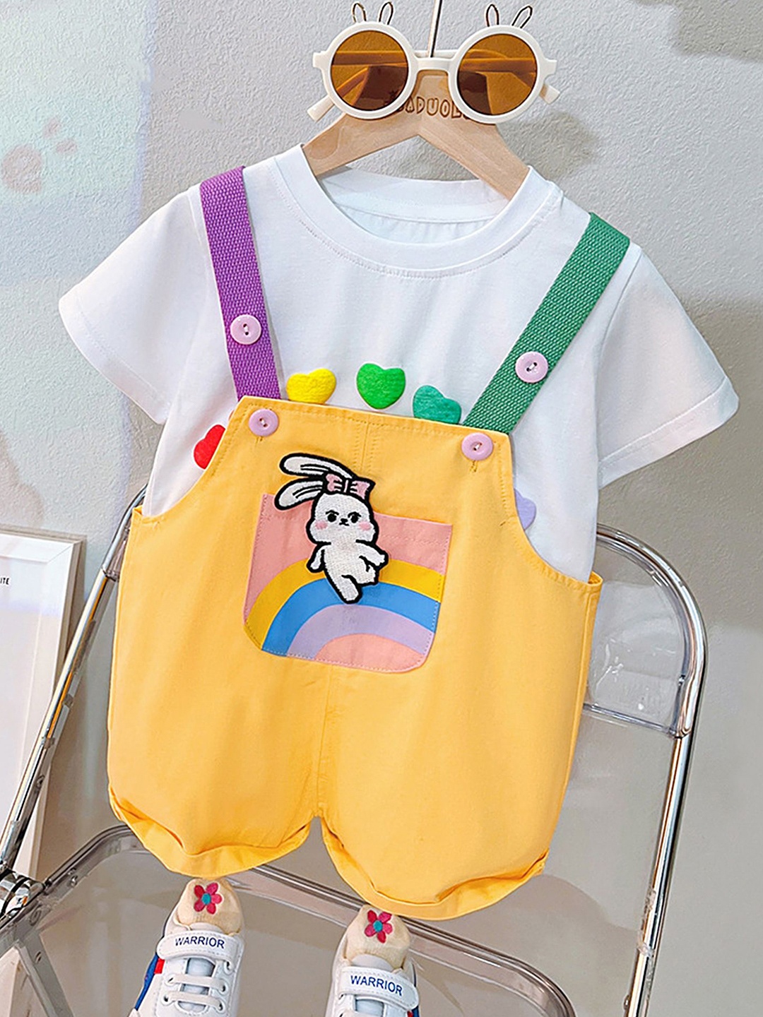 

LULU & SKY Unisex Kids Printed T-shirt with Shorts, Yellow