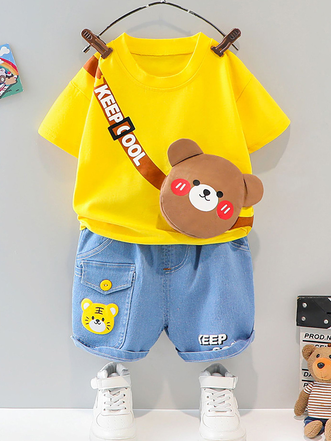 

LULU & SKY Boys Printed T-shirt with Shorts, Yellow