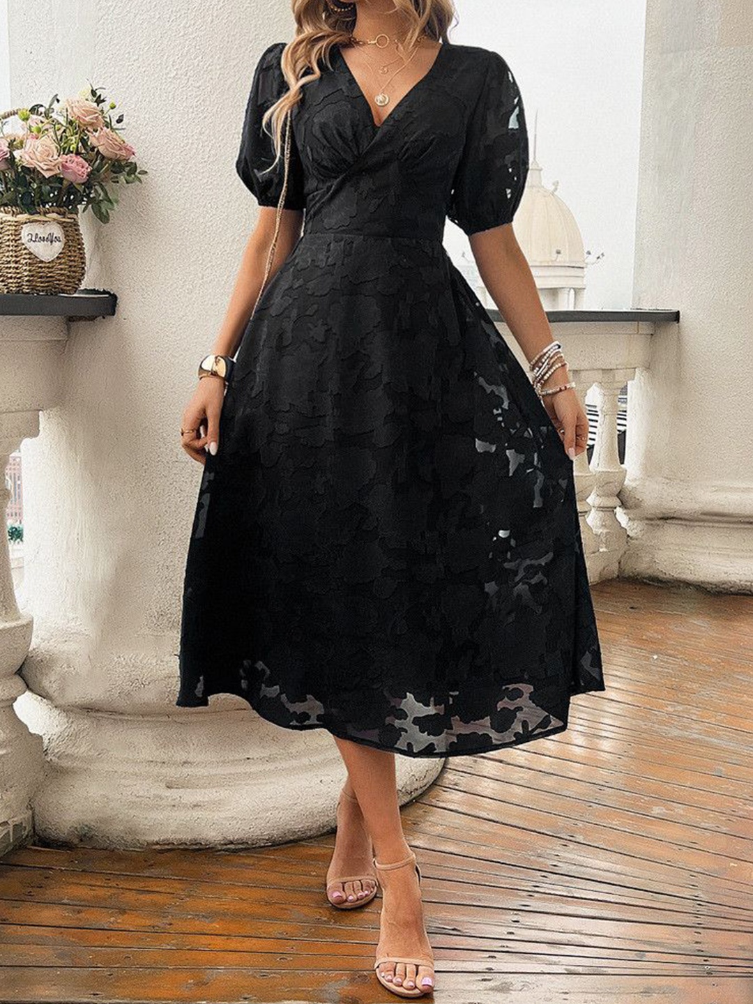 

The Roadster Lifestyle Co V-Neck Flared Dress, Black