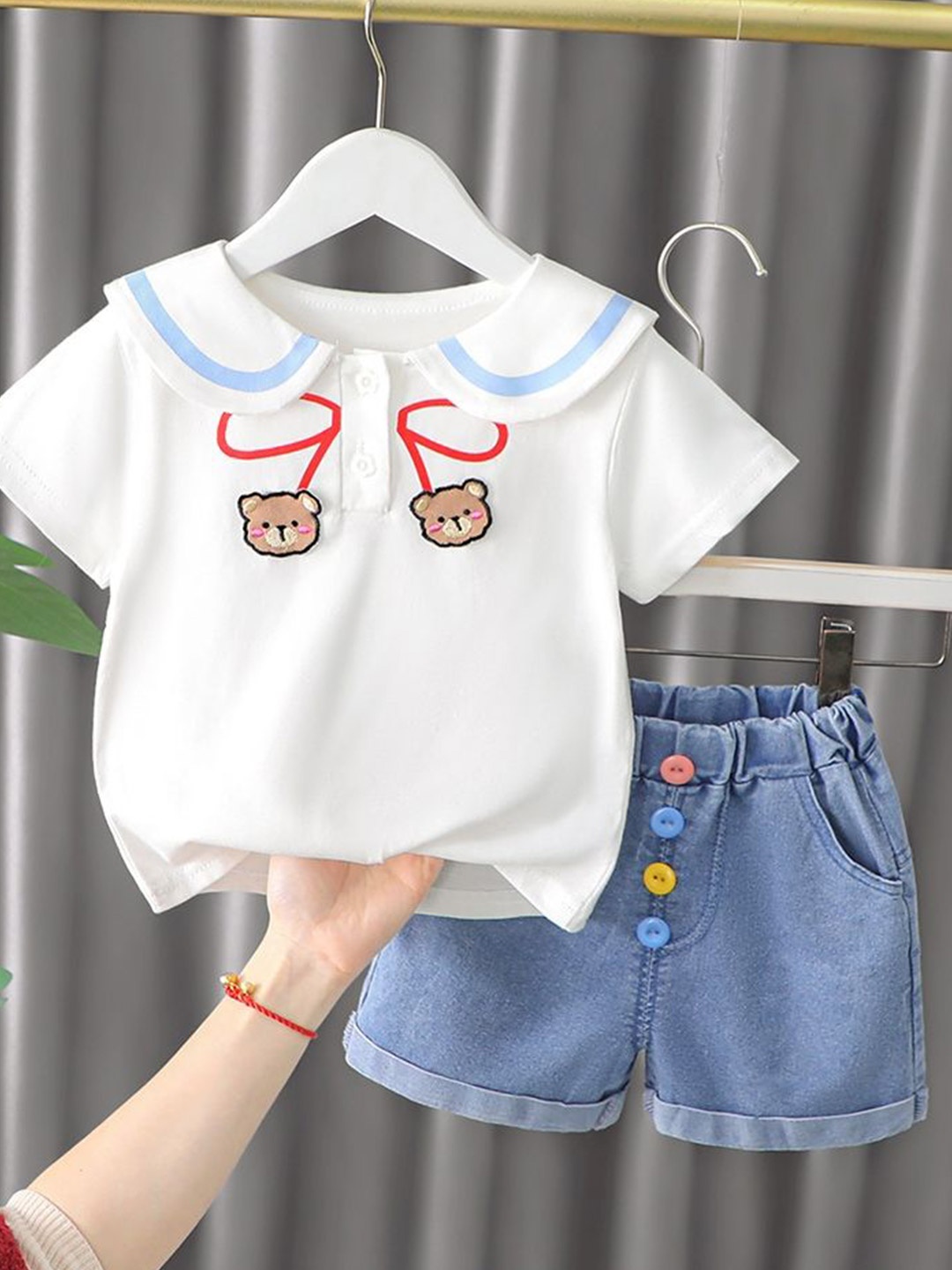 

LULU & SKY Girls Printed T-shirt with Shorts, White