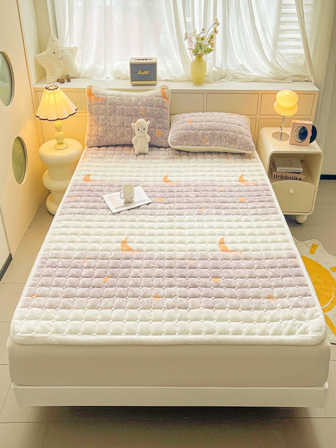 

JC HOME White & Lavender Geometric 150 TC Single Bedsheet with 1 Pillow Covers
