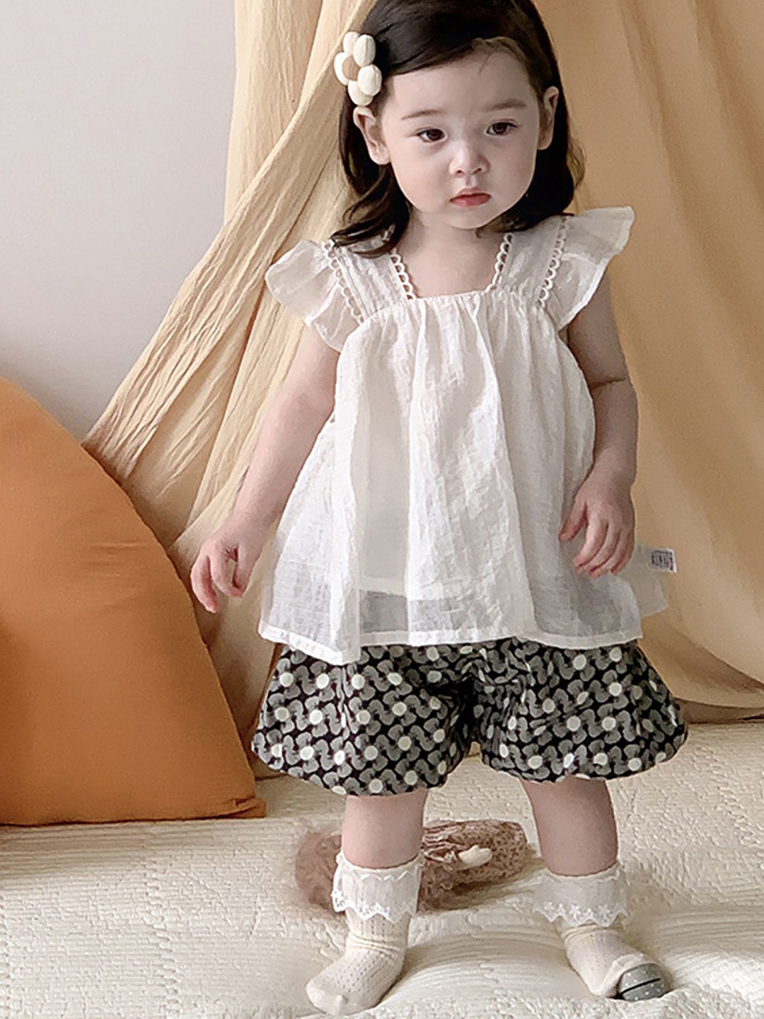 

LULU & SKY Girls Top with Shorts, Beige