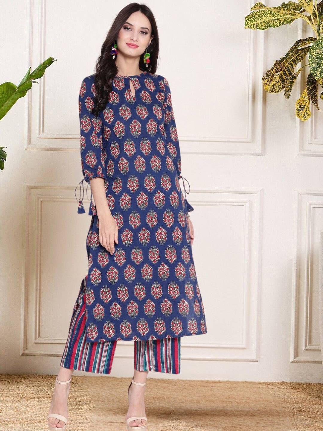 

Sera Women Printed High Slit Pure Cotton Kurta with Palazzos, Navy blue