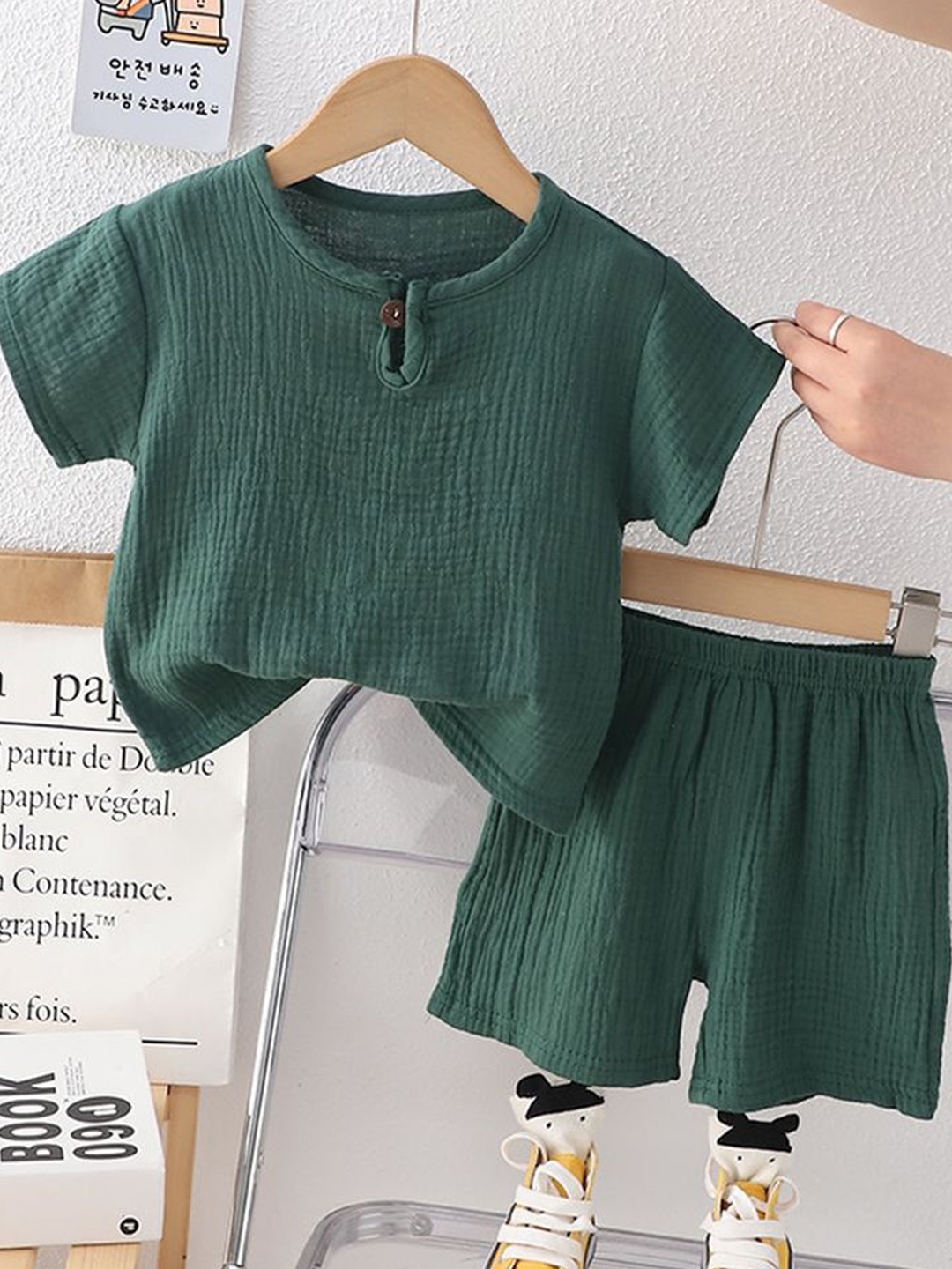

LULU & SKY Boys Top with Shorts, Green