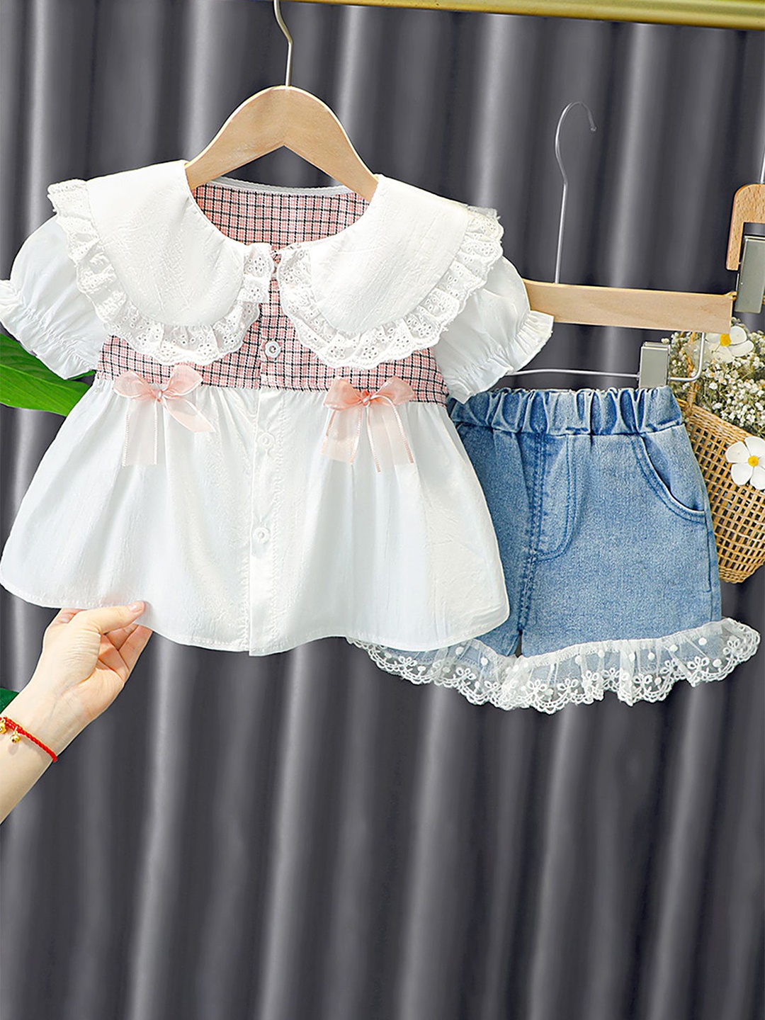 

LULU & SKY Girls Top with Shorts, White