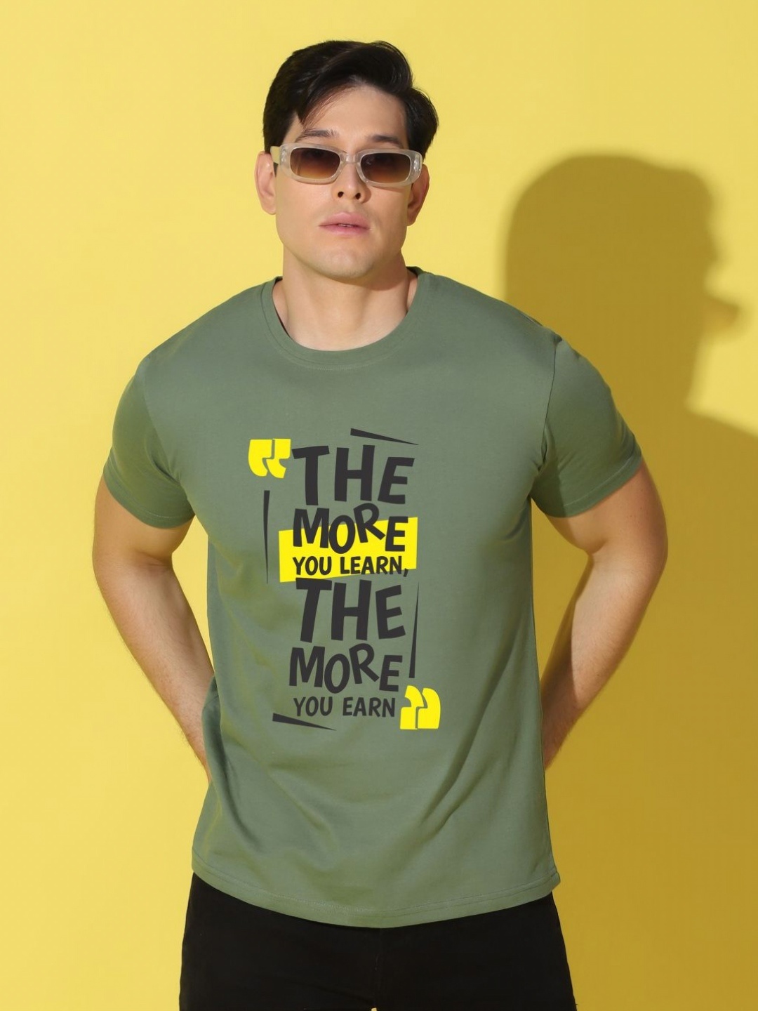 

WOOSTRO Men Typography Printed Slim Fit T-shirt, Black