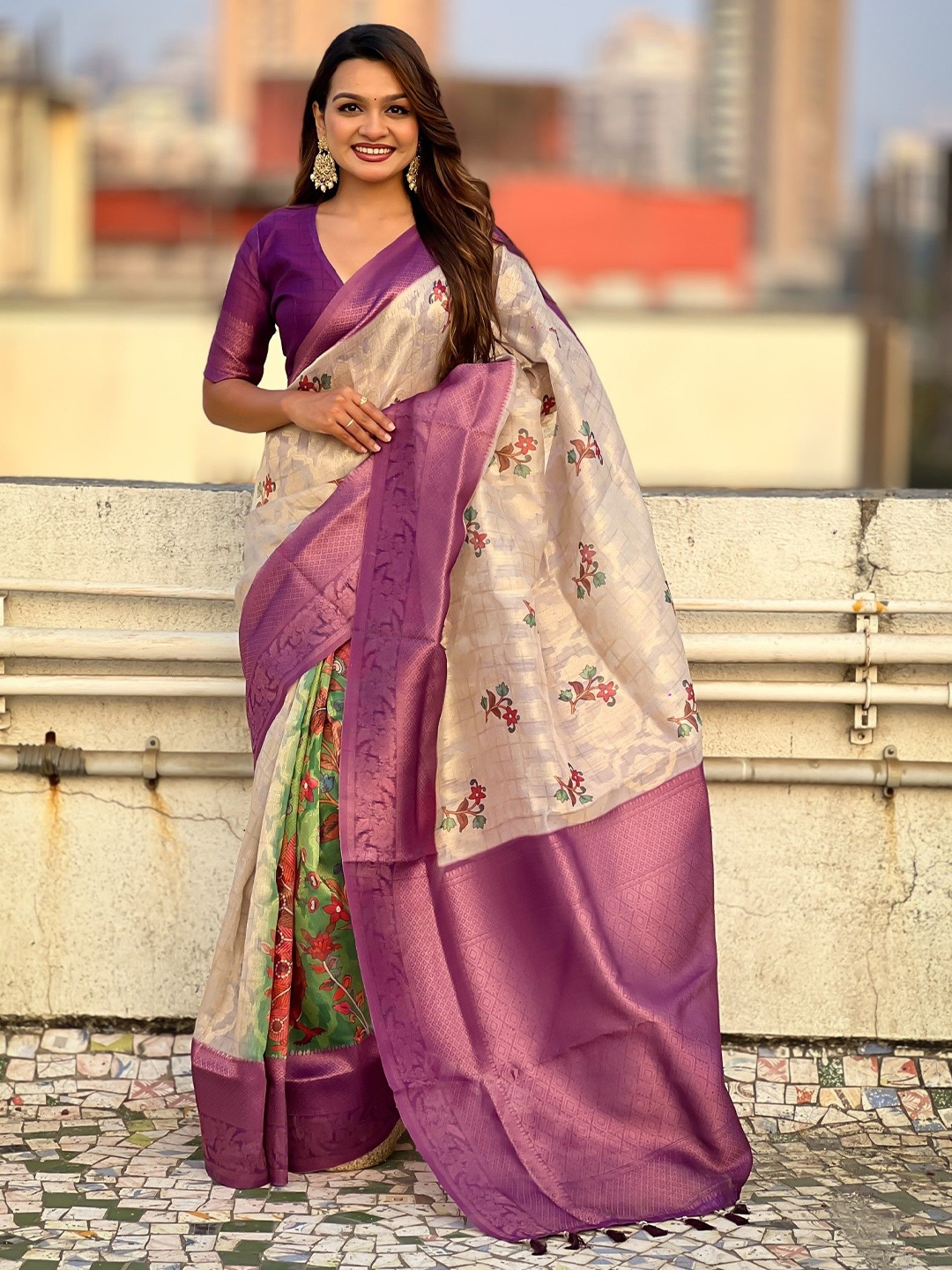 

LeeliPeeri Designer Woven Design Zari Linen Blend Saree, Purple