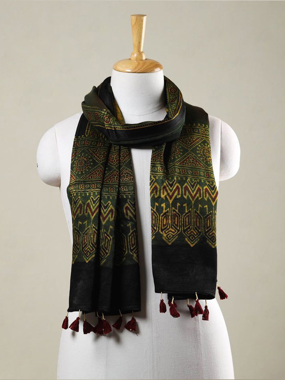 

iTokri Women Printed Stole, Green