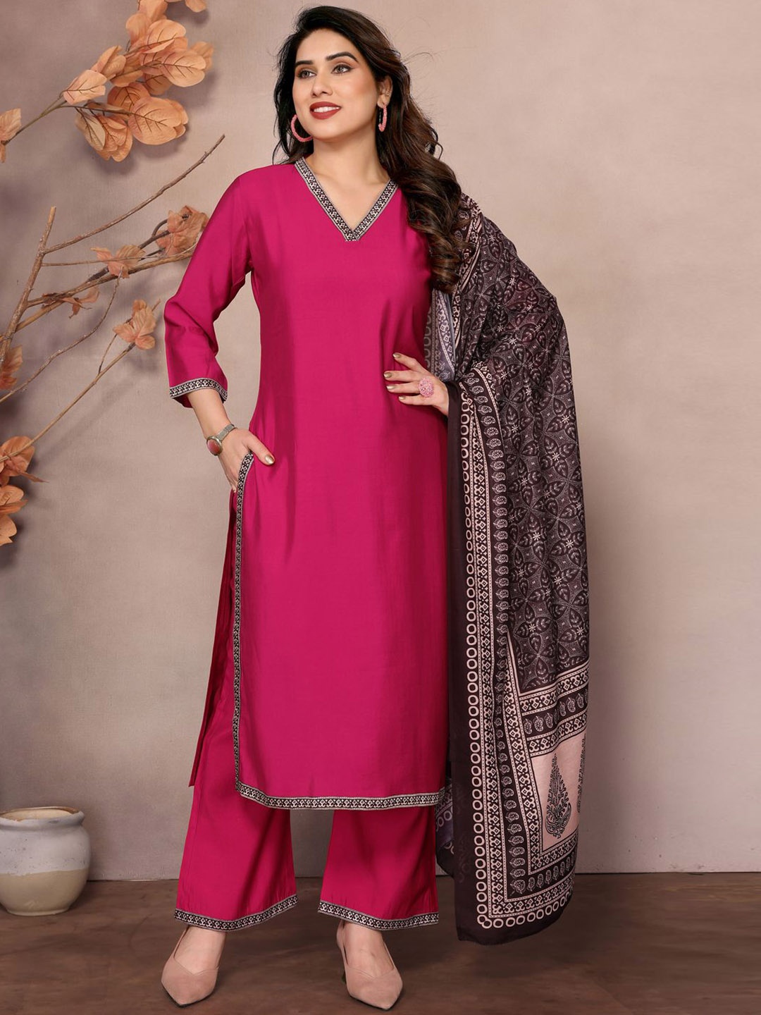 

MINGORA Women Regular Kurti with Trousers & With Dupatta, Rose