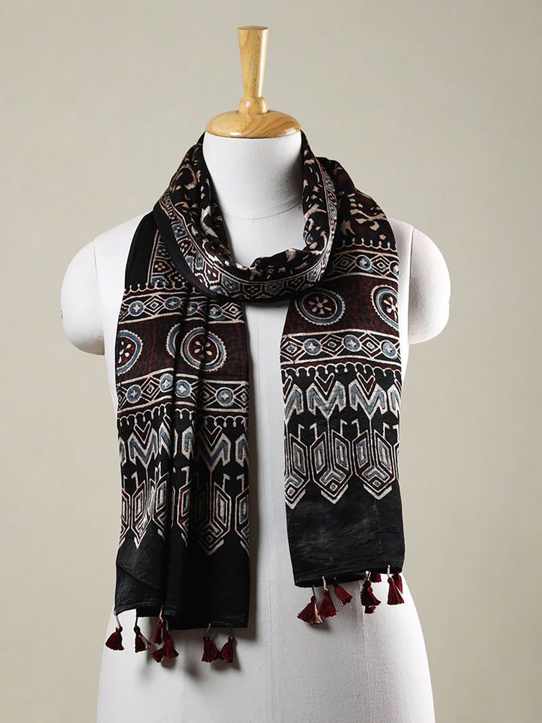 

iTokri Women Printed Stole, Black