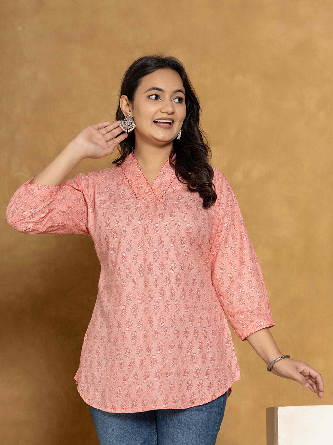 

KALINI Floral Printed V-Neck Kantha Work Pure Cotton Kantha Work Kurti, Pink