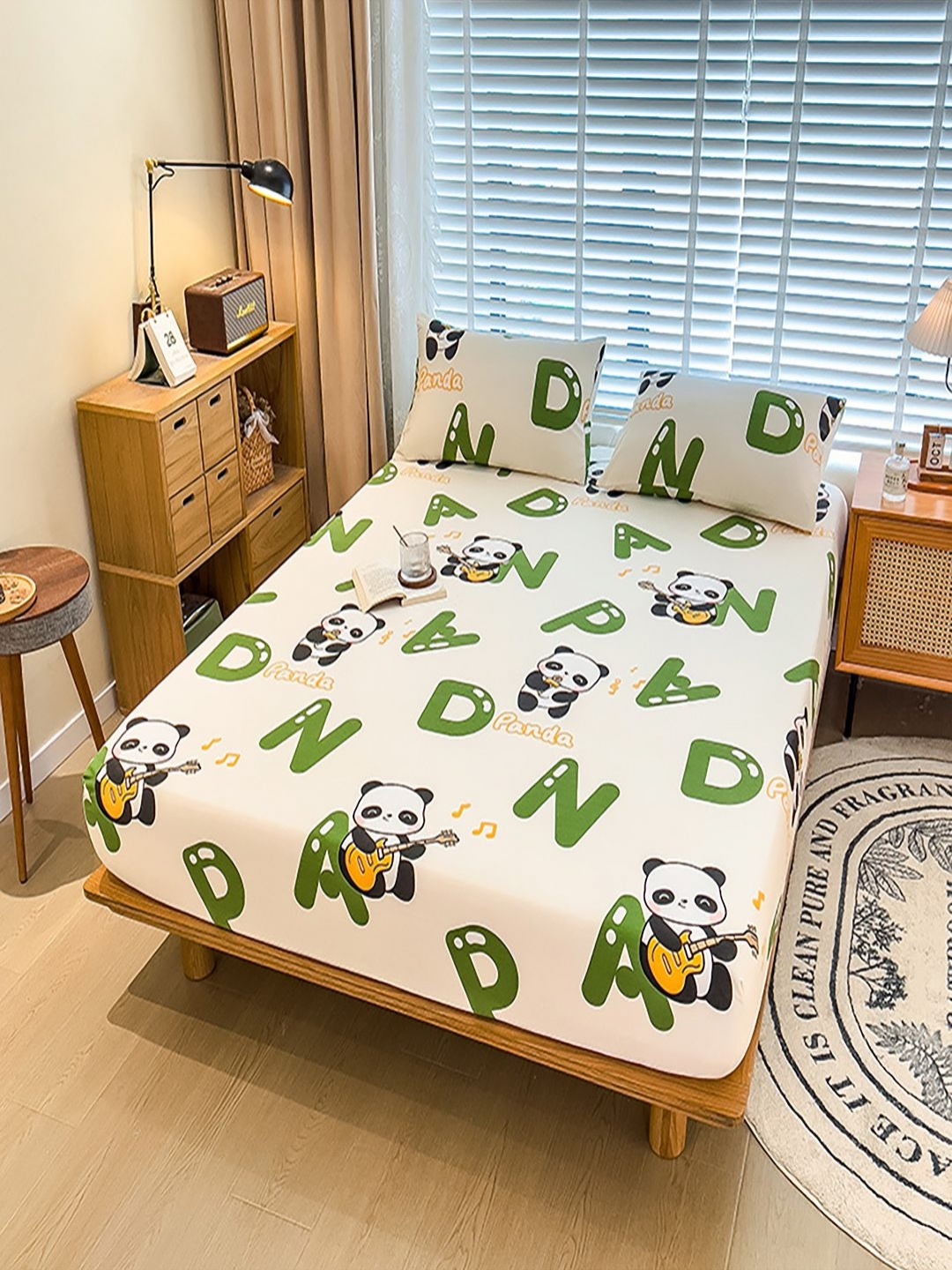 

JC HOME Cream-Coloured & Green 220 TC Queen Bedsheet with 2 Pillow Covers