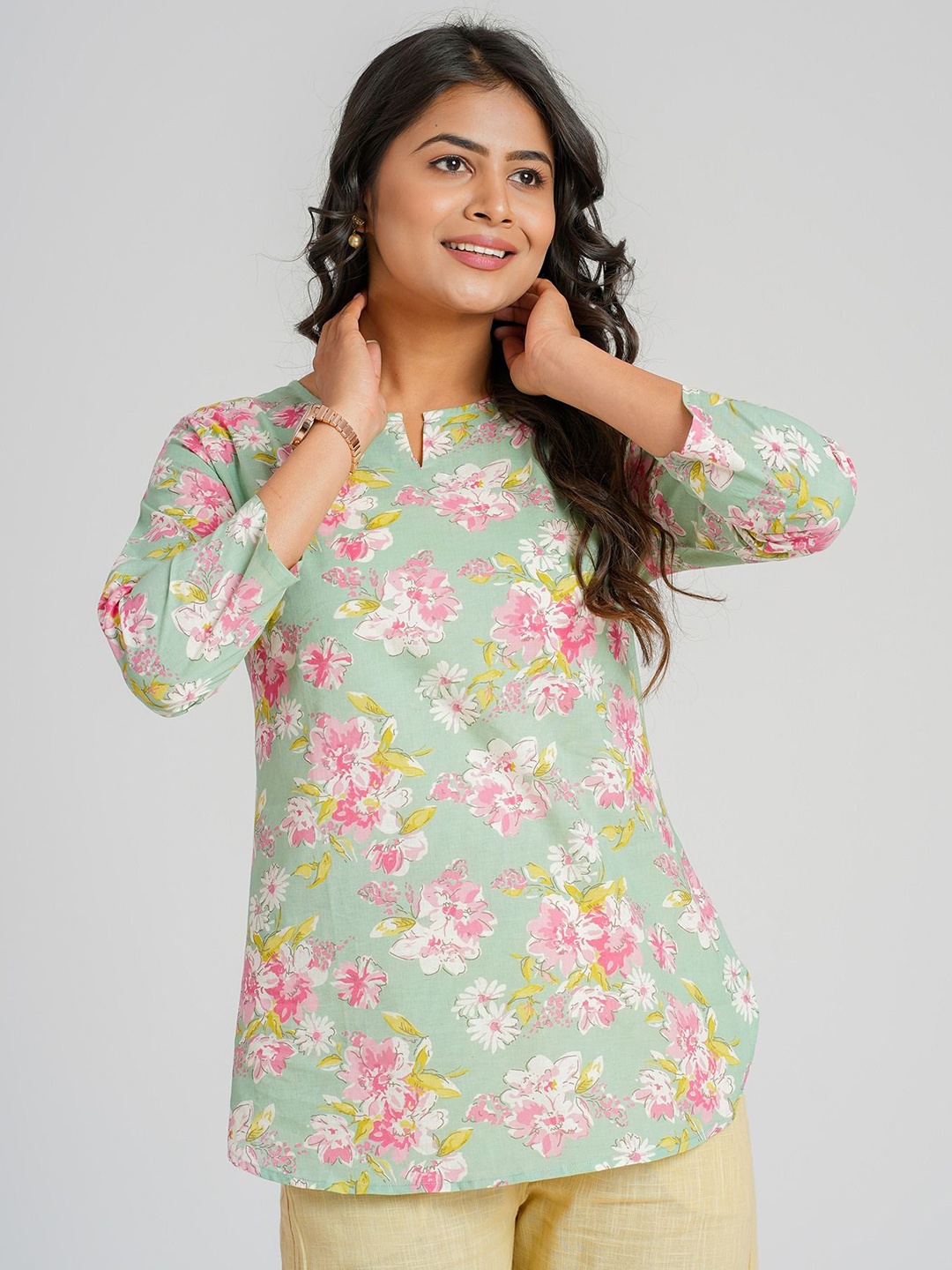 

Cotton Curio Floral Printed Pure Cotton Kurti, Green