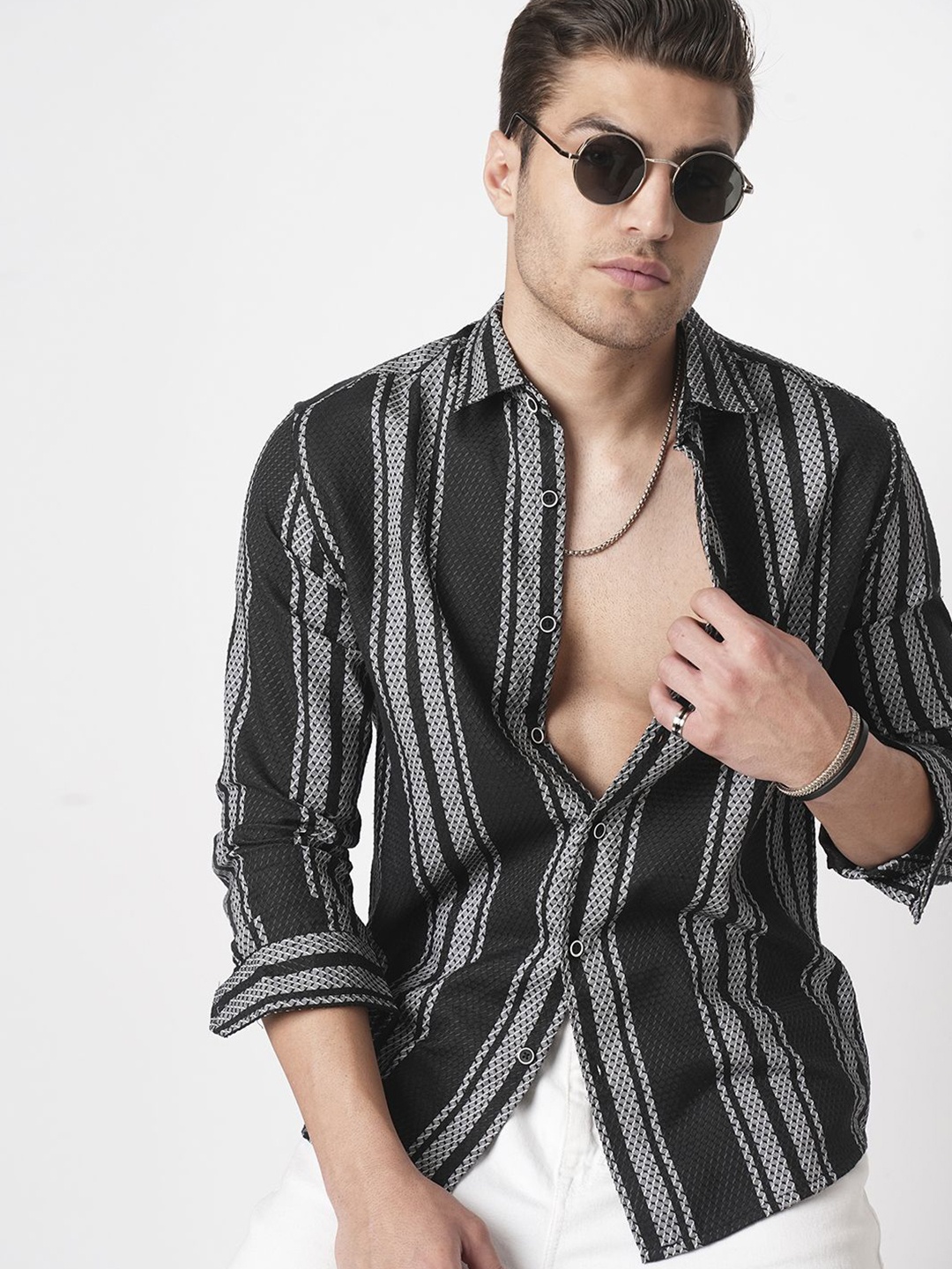 

VASTRADO Men Classic Slim Fit Multi Stripes Opaque Striped Casual Shirt, Black