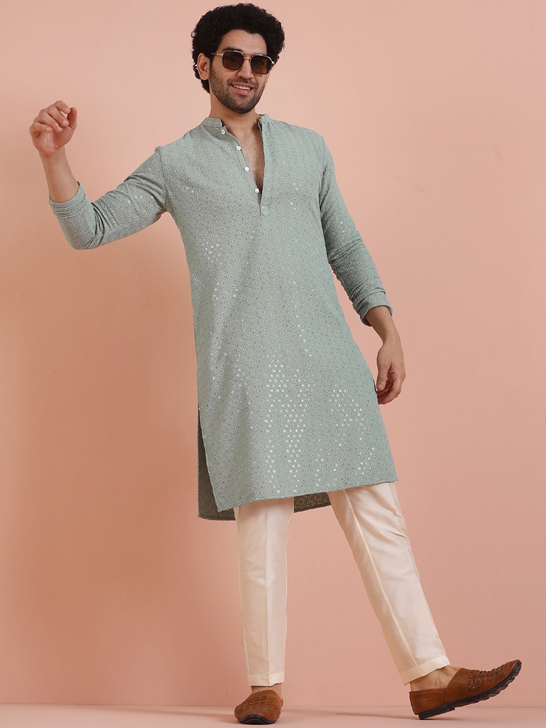 

KISAH Men Ethnic Motifs Embroidered Regular Thread Work Kurta with Trousers, Green