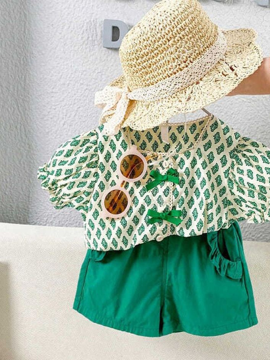 

LULU & SKY Girls Printed Top with Shorts, Green