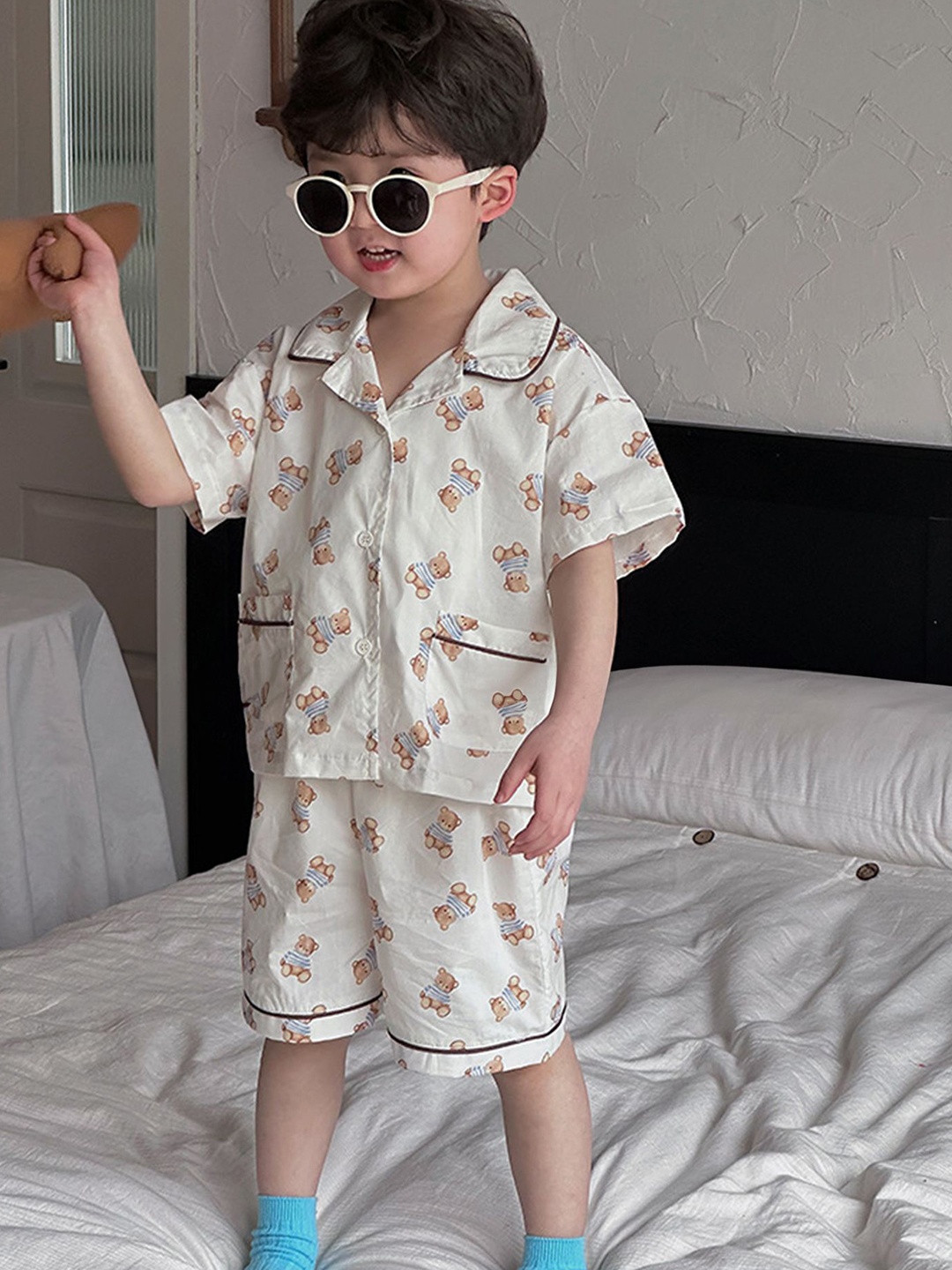 

LULU & SKY Boys Printed Shirt with Shorts, White