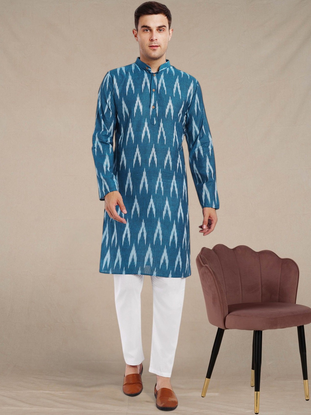 

SKAVIJ Men Printed Regular Pure Cotton Kurta with Pyjamas, Turquoise blue