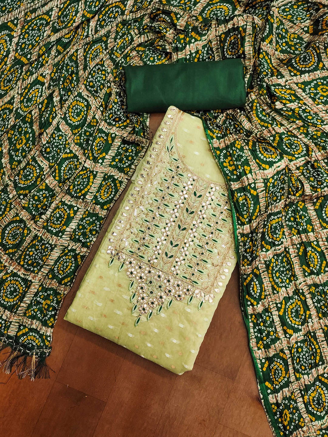 

SHADOW & SAINING Embellished Unstitched Dress Material, Green