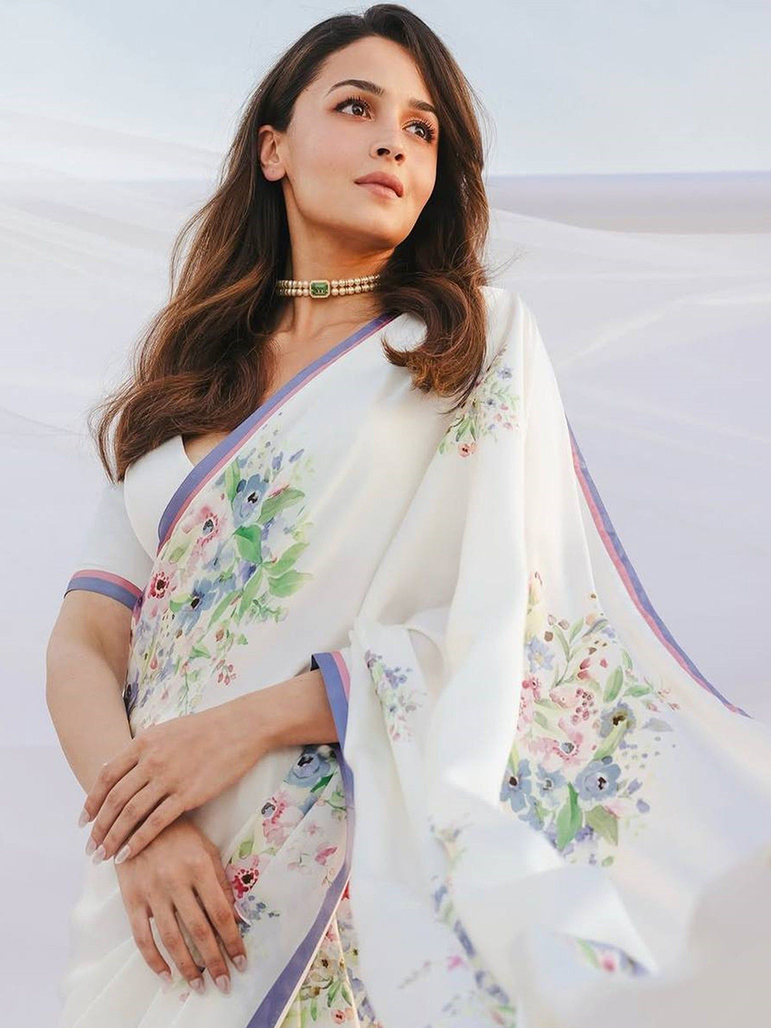 

Ekasya Floral Satin Saree, Off white