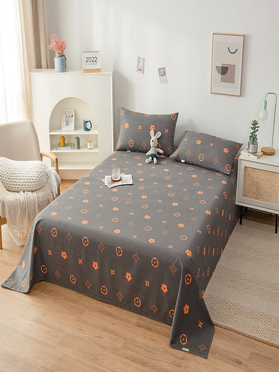 

JC HOME Grey & Orange Floral 140 TC King Bedsheet with 2 Pillow Covers