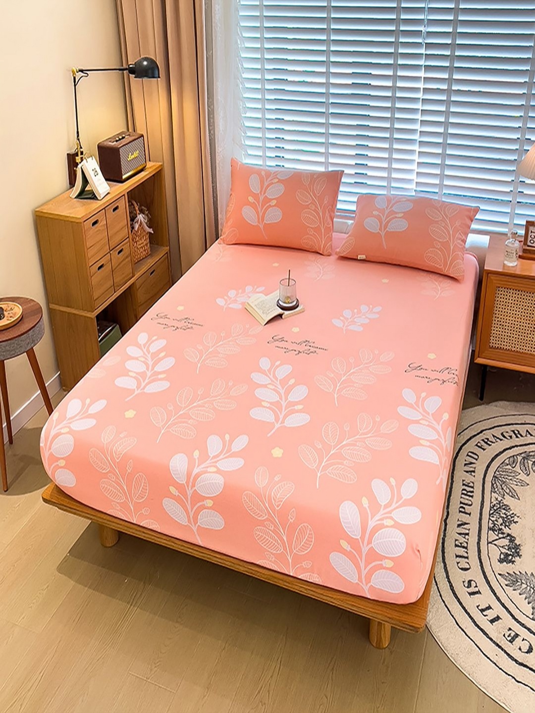 

JC HOME Peach-Coloured & White 220 TC Queen Bedsheet with 2 Pillow Covers