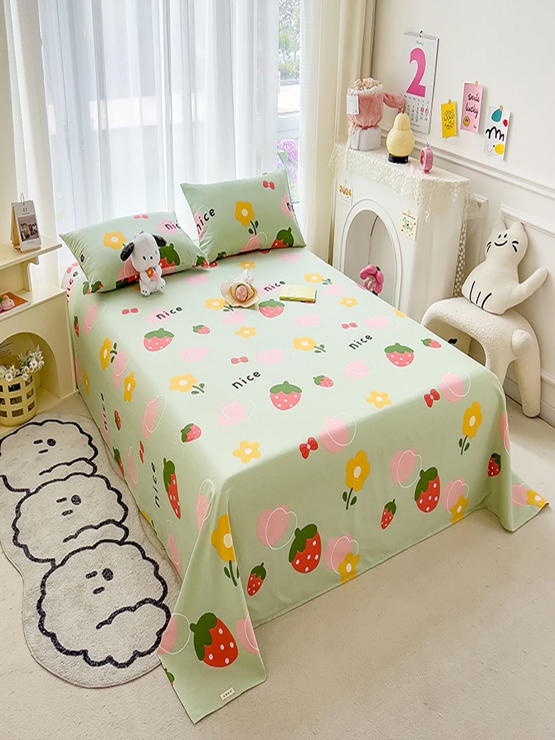 

JC HOME Green & Red Graphic 140 TC King Bedsheet with 2 Pillow Covers