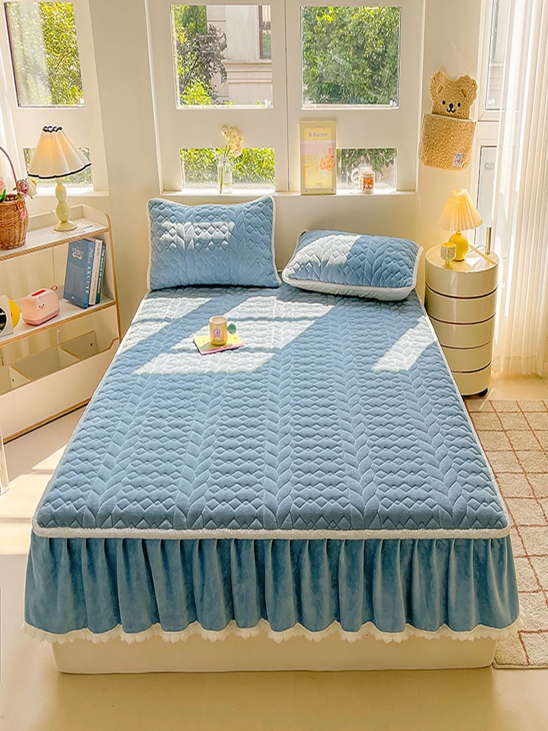 

JC HOME Blue Geometric 160 TC Queen Bedsheet with 2 Pillow Covers