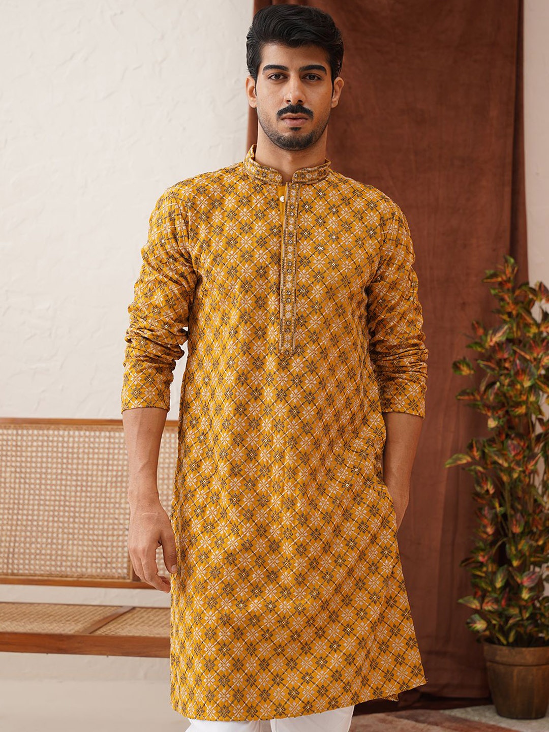 

Jompers Men Geometric Embroidered Sequinned Kurta, Mustard