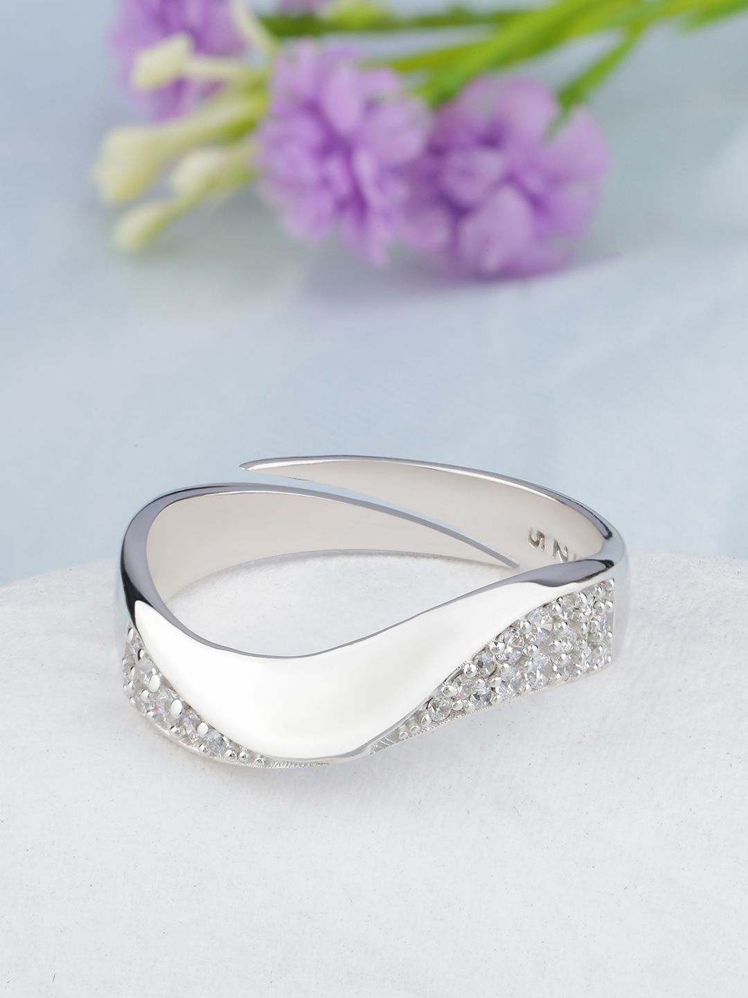 

MAIRA 925 Sterling Silver Silver-Plated Cubic Zirconia Adjustable Finger Ring