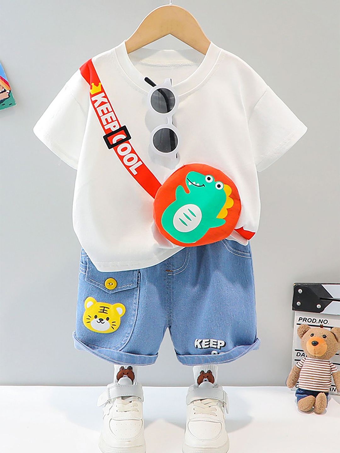 

LULU & SKY Boys T-shirt with Shorts, White