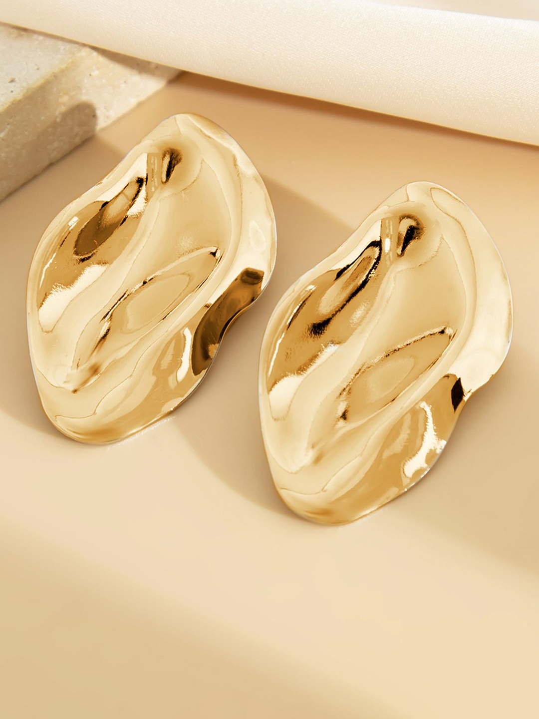 

LULU & SKY Contemporary Hoop Earrings, Gold