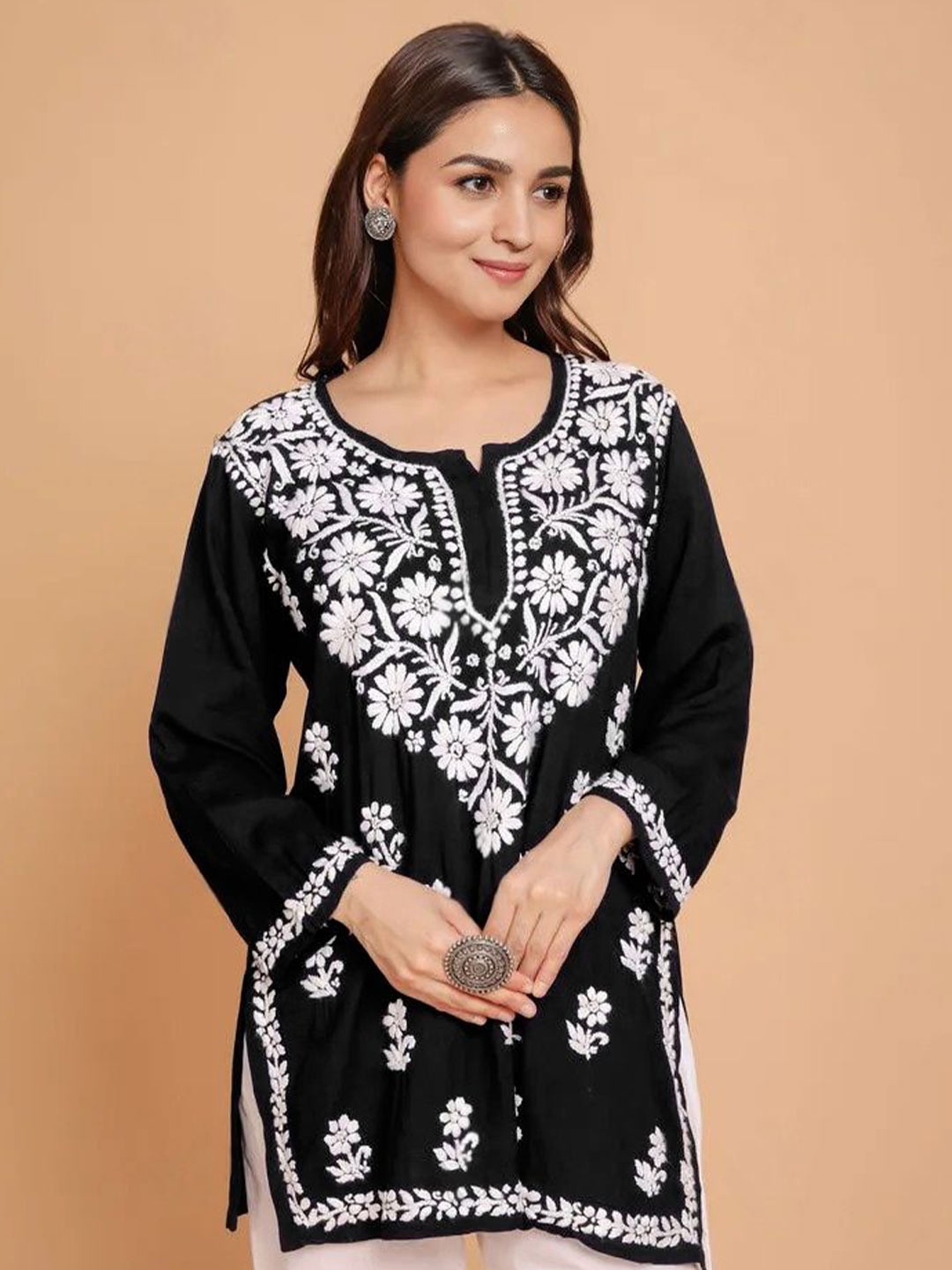 

Sidhidata Ethnic Motifs Embroidered Kurti, Black