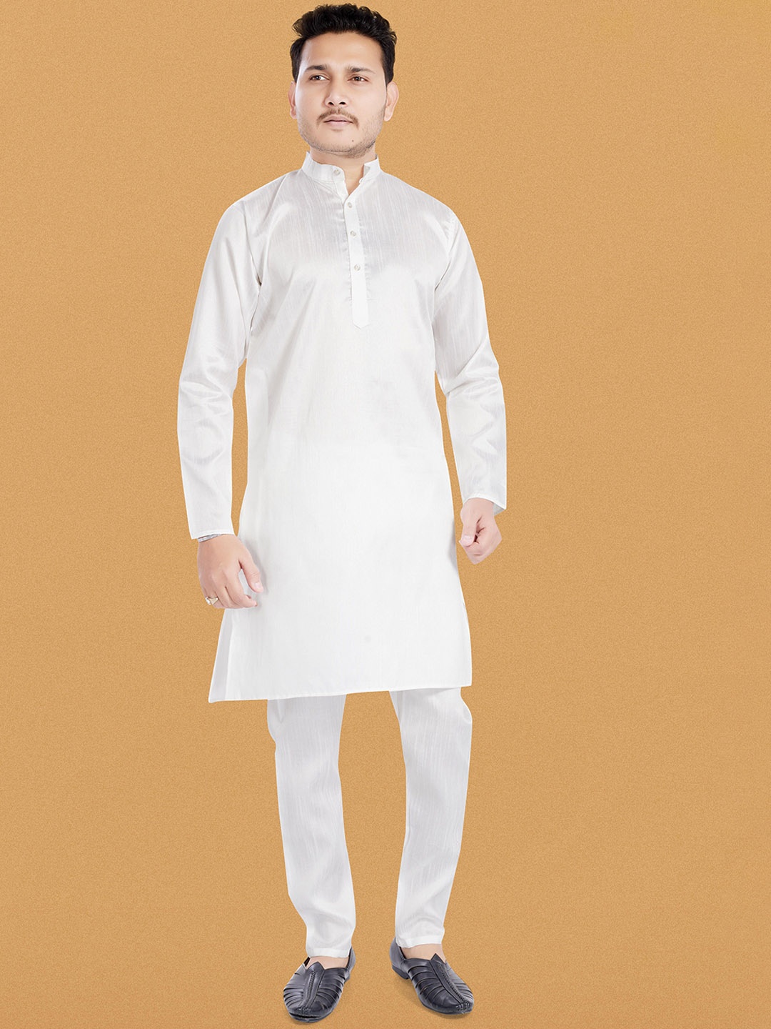 

DIVISIVE Men Regular Dupion Silk Kurta with Pyjamas, White