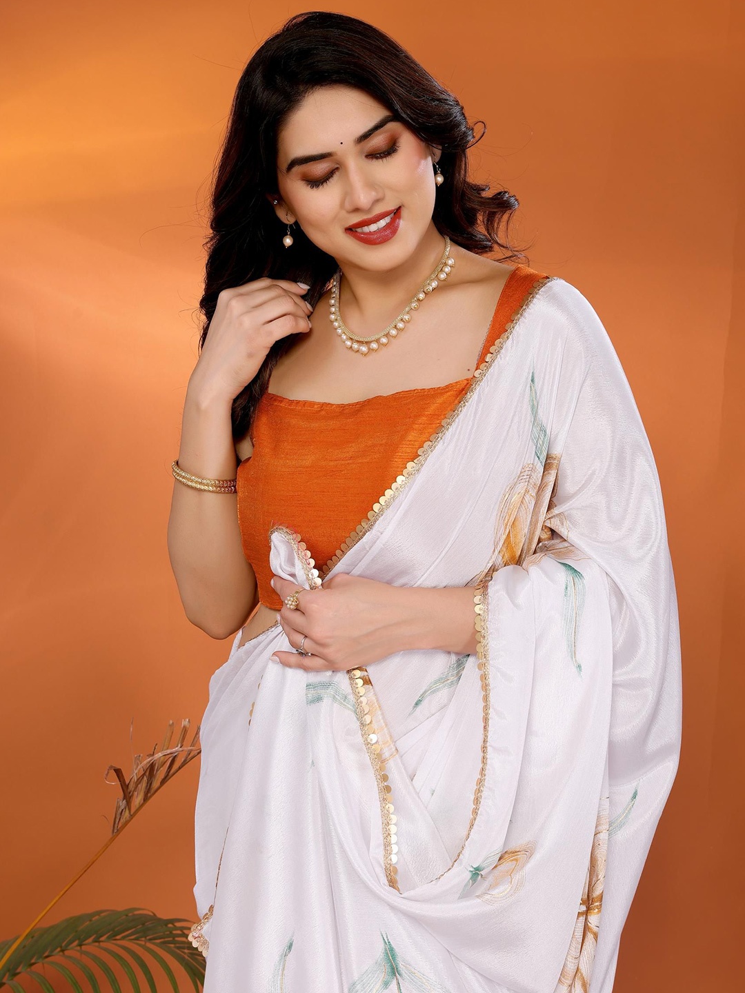 

Ekasya Floral Poly Chiffon Saree, White