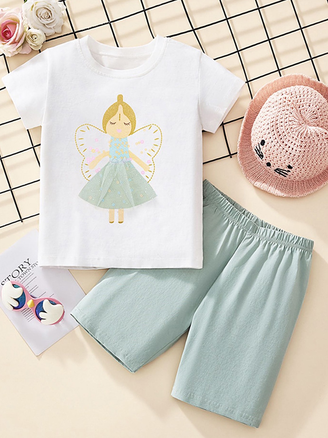 

LULU & SKY Girls Printed T-shirt with Shorts, White