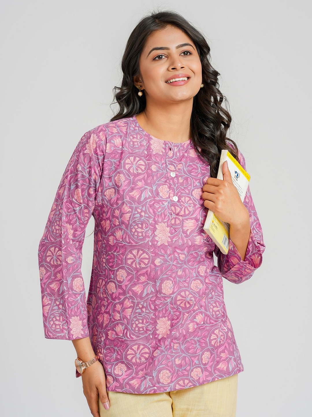 

Cotton Curio Floral Printed Pure Cotton Kurti, Purple
