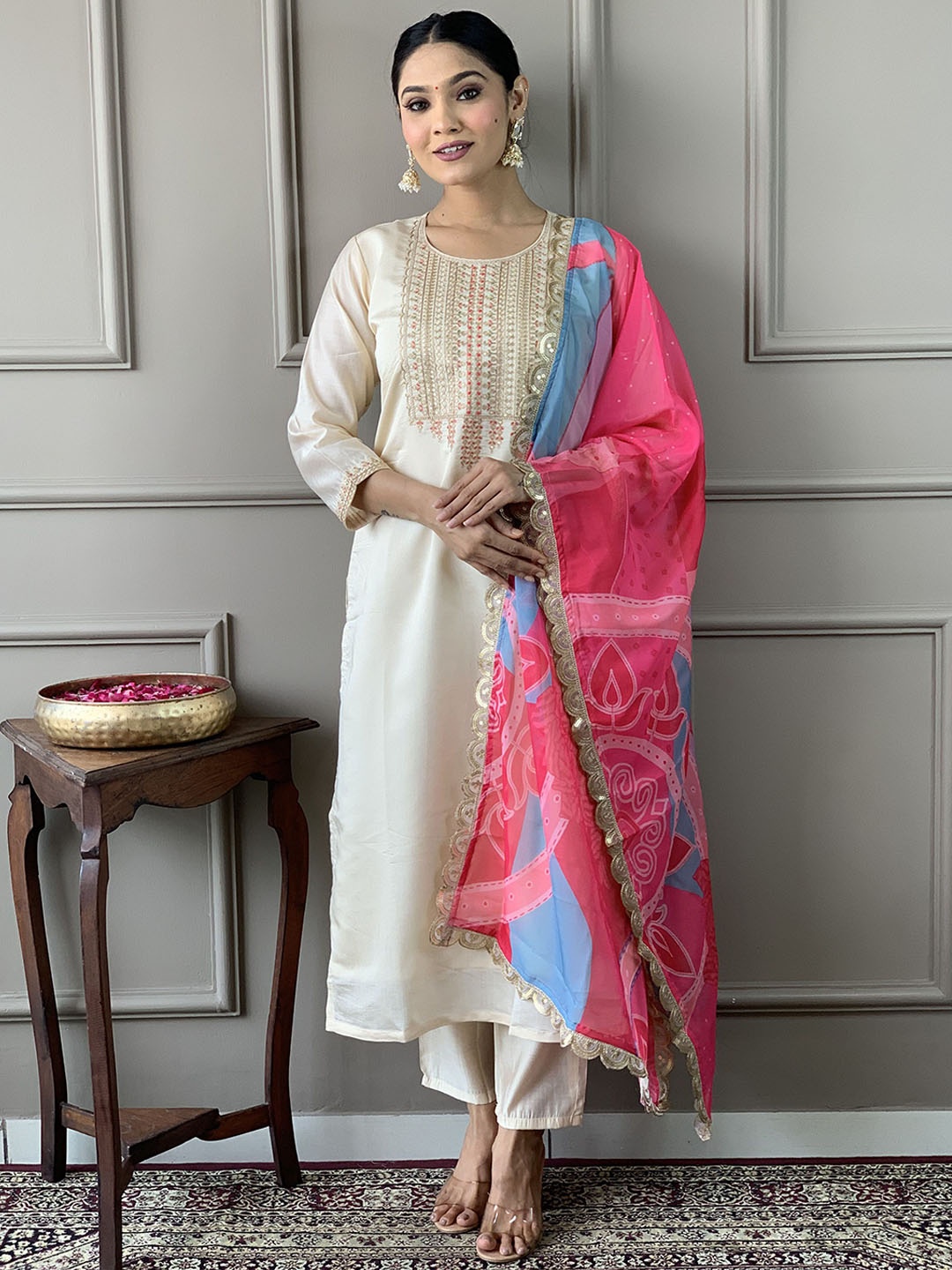 

Mitera Women Floral Embroidered Regular Chanderi Silk Kurta with Pyjamas & With Dupatta, Cream