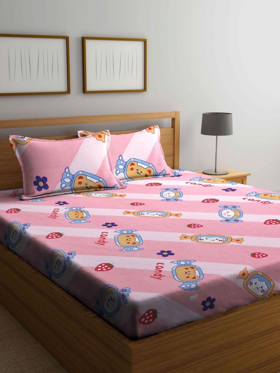 

Myntra Elegant Homes Pink & Blue Graphic Printed 300 TC King Bedsheet Set 2.50 m x 2.25 m