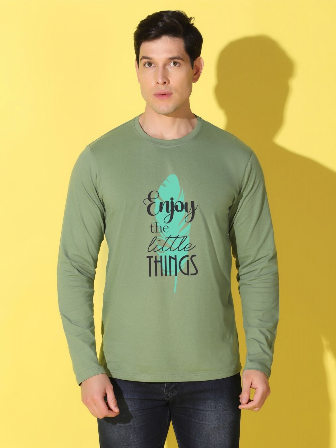 

WOOSTRO Men Typography Printed Slim Fit T-shirt, Green